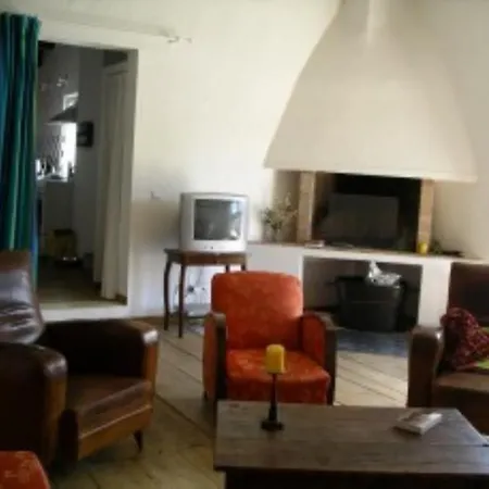 La Maison Bleue Cascastel-des-Corbieres